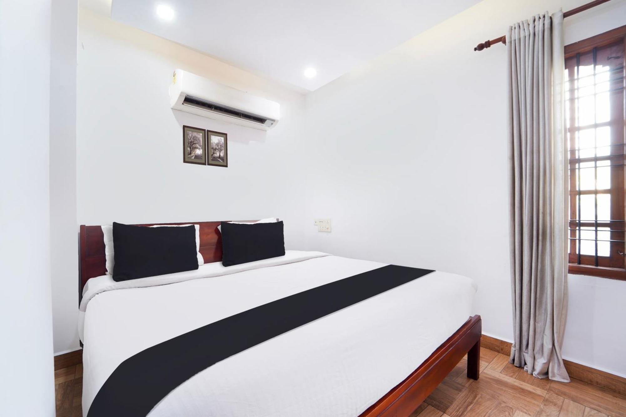 Super Townhouse City Center Ernakulam Kochi Exterior foto