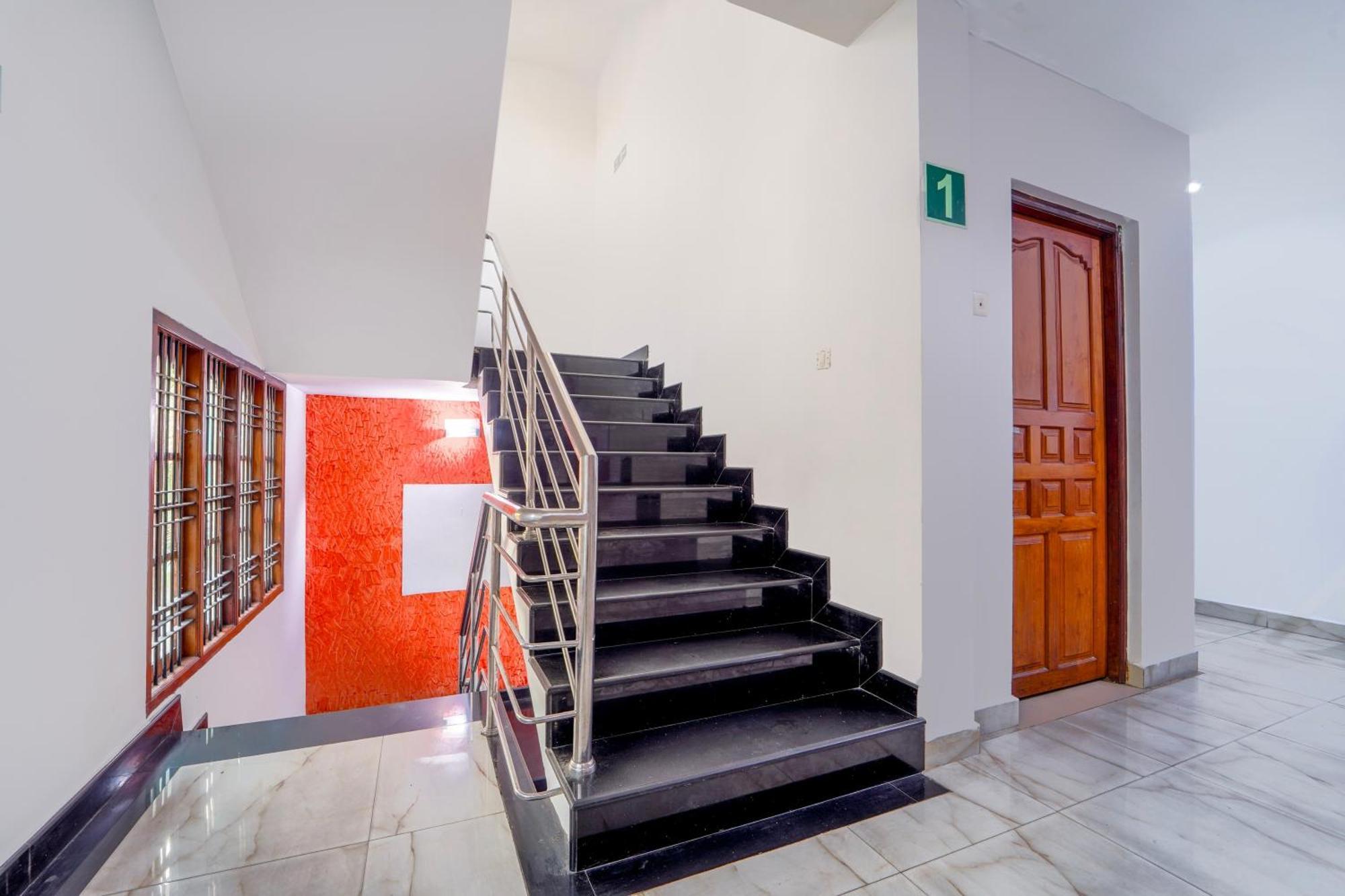 Super Townhouse City Center Ernakulam Kochi Exterior foto